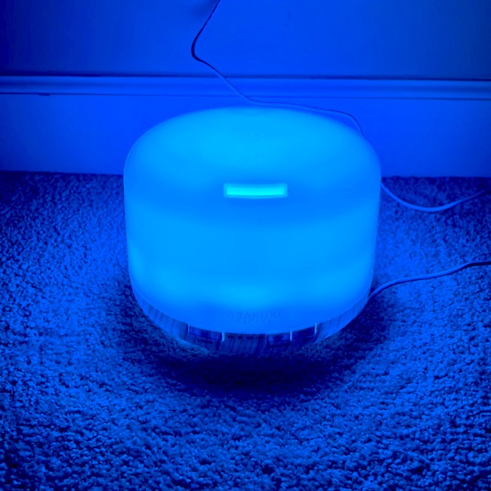 LIGHT UP DIFFUSER COMES WITH ESSENTIAL OILS